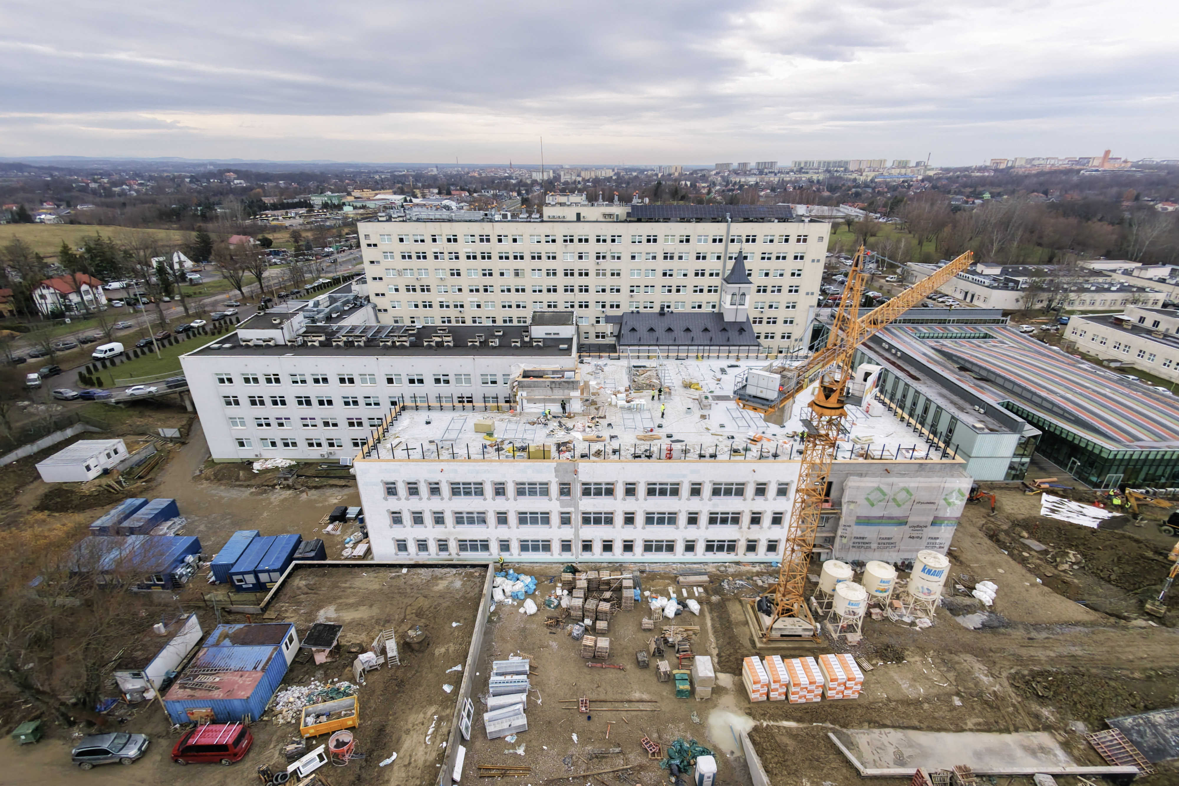 Budowa nowego Centralnego Bloku Operacyjnego wkroczyła w&nbsp;decydującą i&nbsp;bardzo intensywną fazę prac wewnętrznych